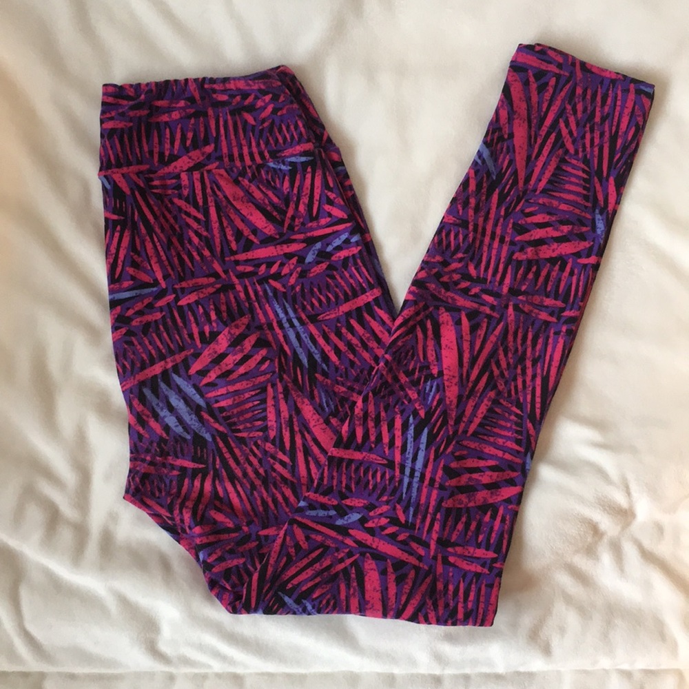 FREE with Bundle Lularoe one size legging: pink, purple, black